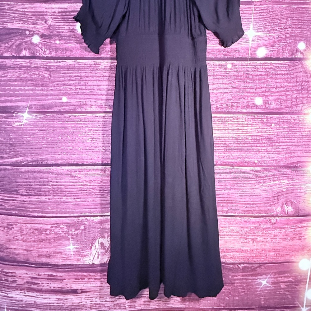 *NWT* Gap Women's Short Sleeve Splitneck Midi Dress. Size Medium. - Picture 3 of 5